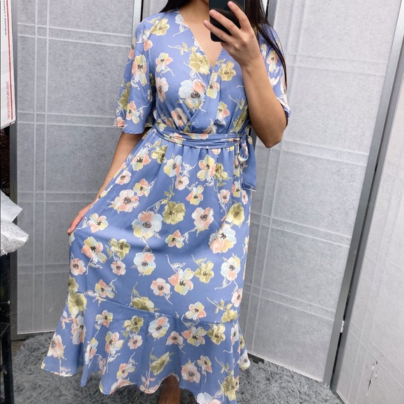 Modest light blue midi dress - Picture 5 of 7